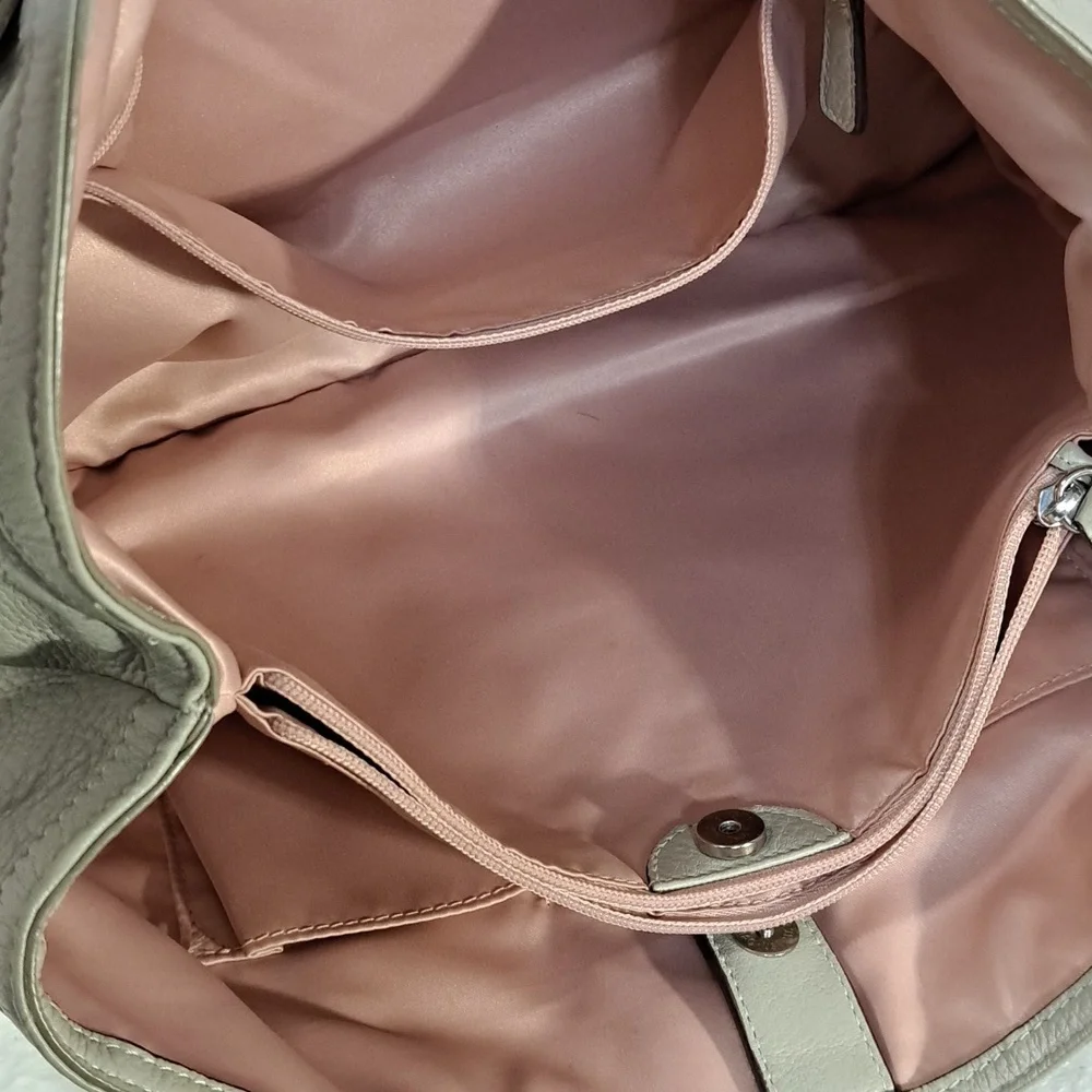 Coach Outstanding Condition